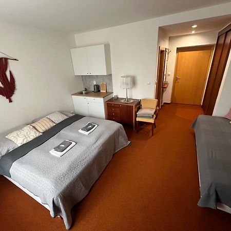 Simply Rooms Slavkov u Brna Exterior foto