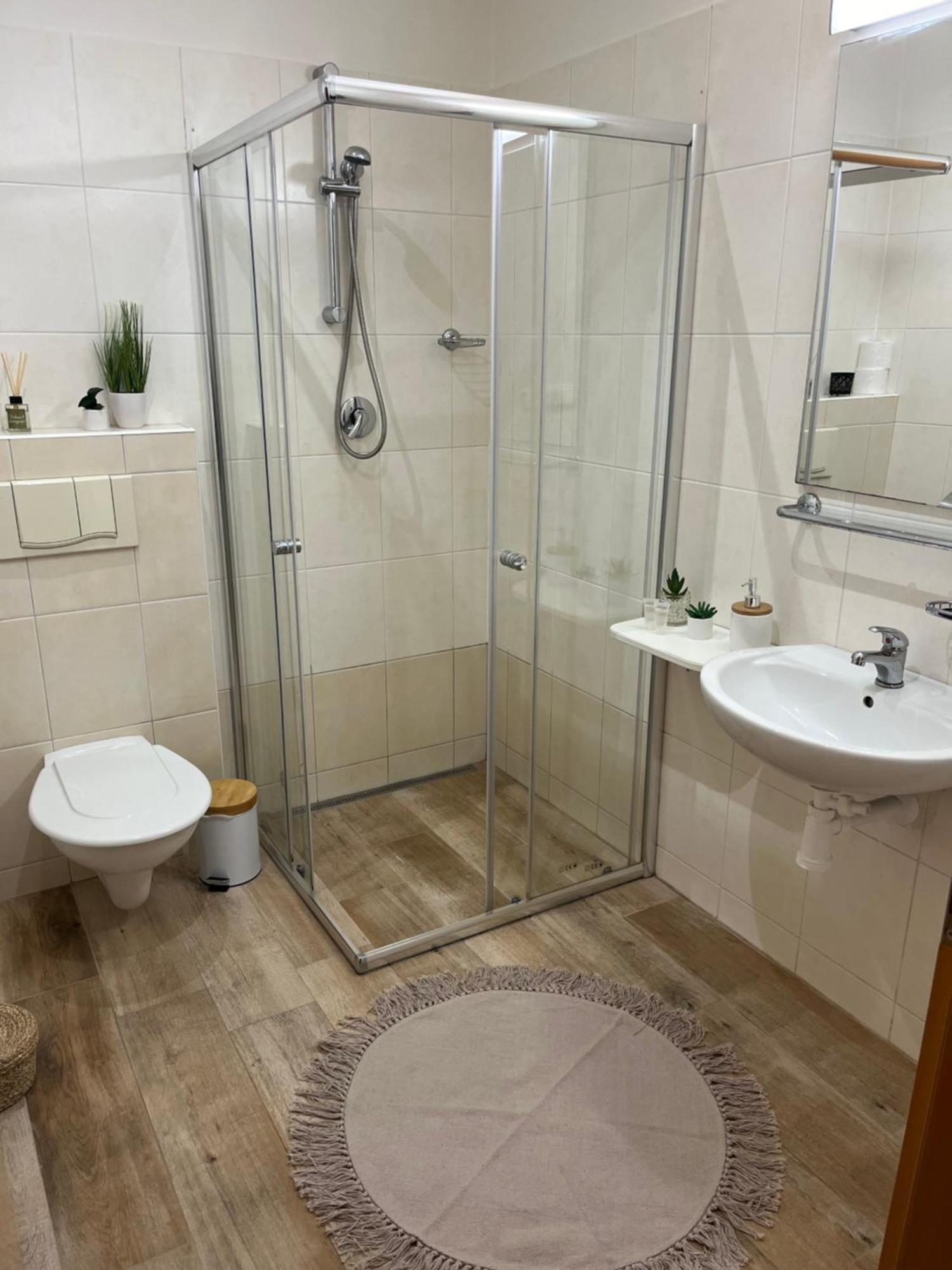 Simply Rooms Slavkov u Brna Exterior foto