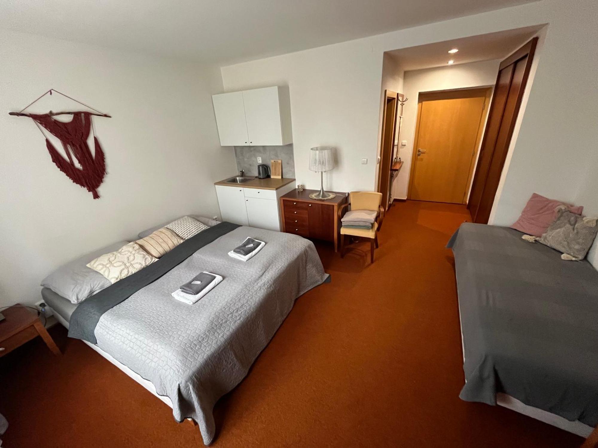 Simply Rooms Slavkov u Brna Exterior foto